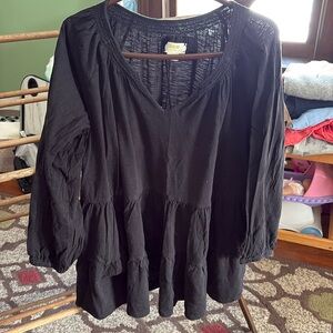 Very comfy, black extra large anthropology top